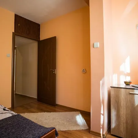 Toni's Apartament *